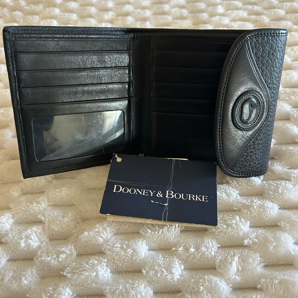 Vintage women's Dooney & Bourke Black Leather wallet